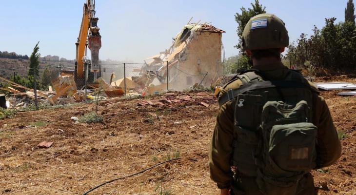الاحتلال يهدم منشآت بالقدس ويُخطر أخرى في بيت لحم