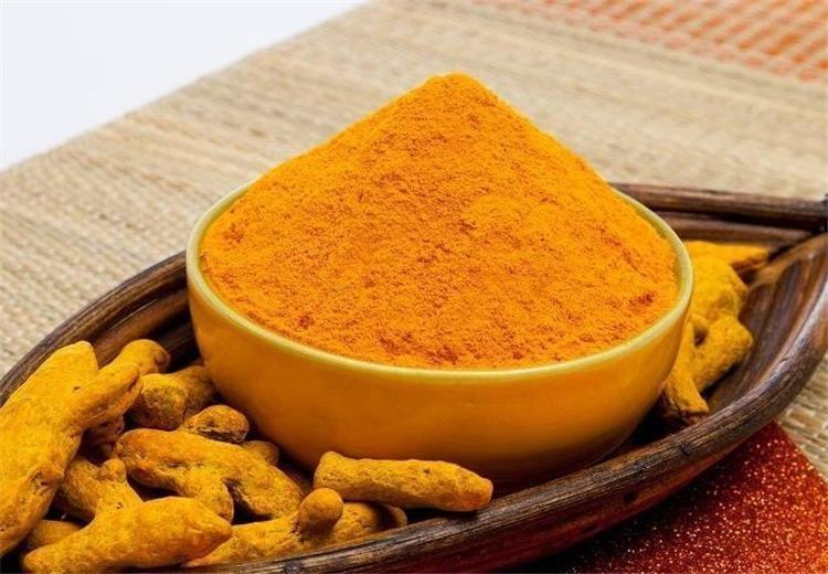 فوائد تناول الزنجبيل والكركم يومياً