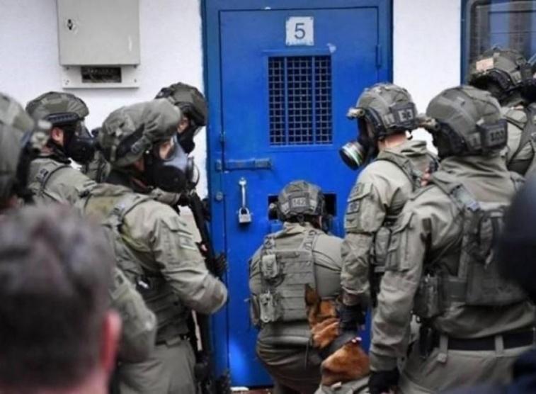 توتر داخل سجن