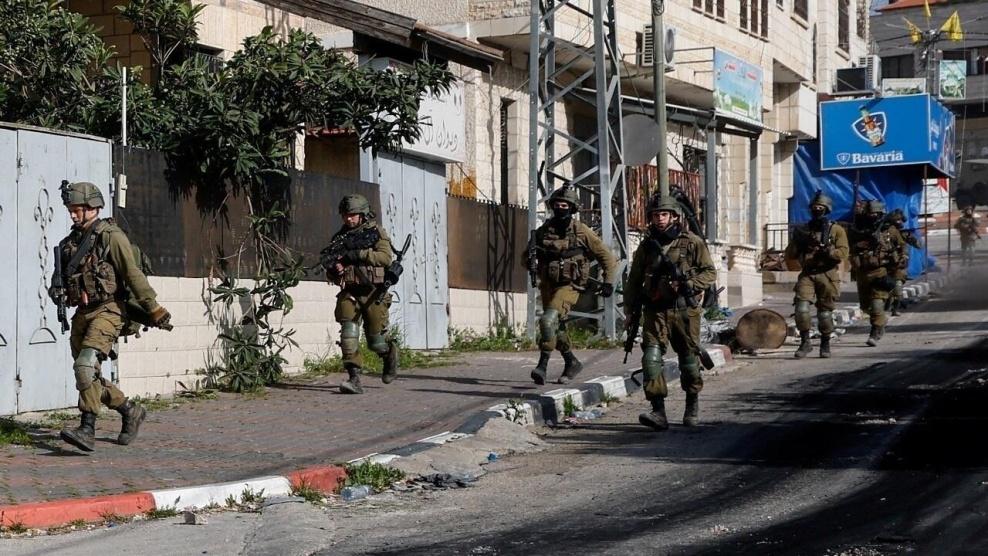 وسط اشتباكات مسلحة.. الاحتلال يعتقل فلسطينيًّا بجنين