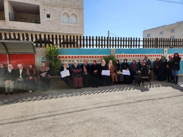 أولياءالطلبة ينظمون وقفة تضامنية مع المعلمين في بيت لحم