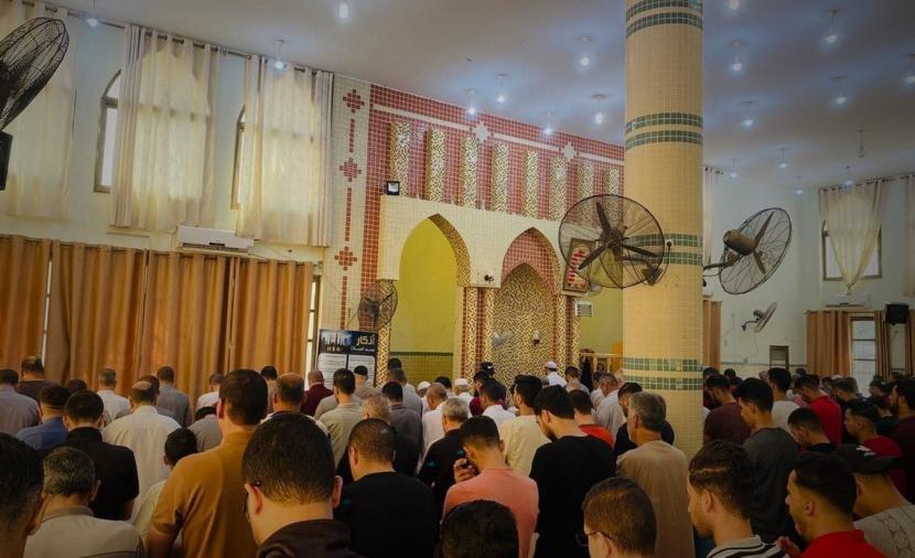 مساجد فلسطين تؤدي صلاة الغائب على شهداء مجزرة نابلس