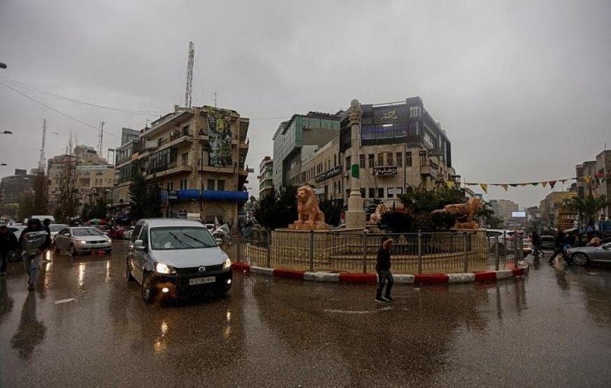 الطقس: أجواء مشمسة نهارًا وباردة ليلاً