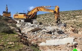 الاحتلال يجرف أراضي شرق يطا جنوب الخليل