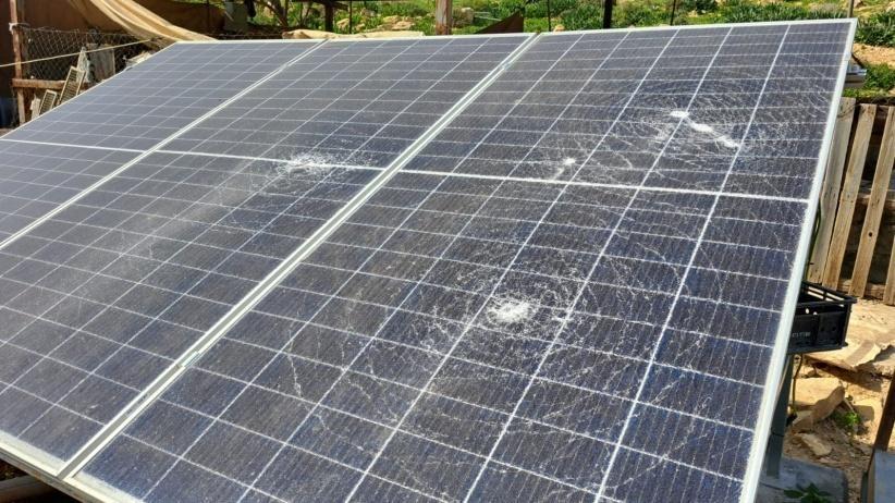 مستوطنون يعتدون على تجمع حمامات المالح