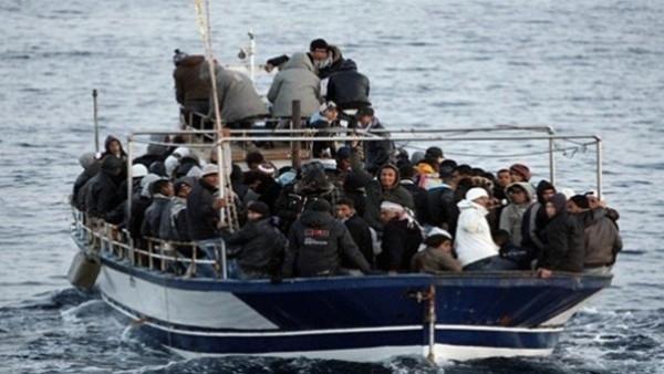 بينهم 14 طفلا- ارتفاع حصيلة ضحايا غرق قارب قبالة إيطاليا إلى 62