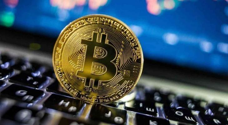فوضى بالعملات الرقمية.. بتكوين تتراجع 5%