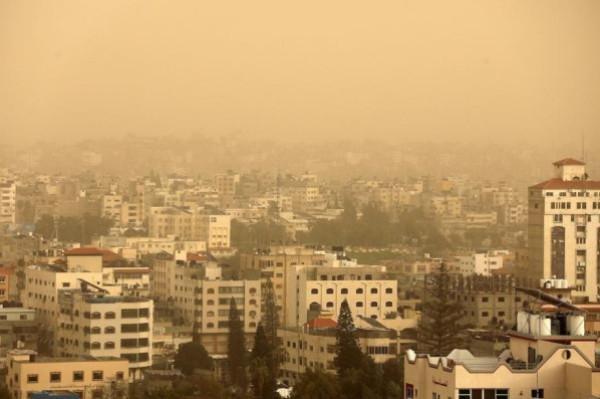 الطقس: أجواء خماسينية والحرارة أعلى من معدلها العام بـ12 درجة مئوية