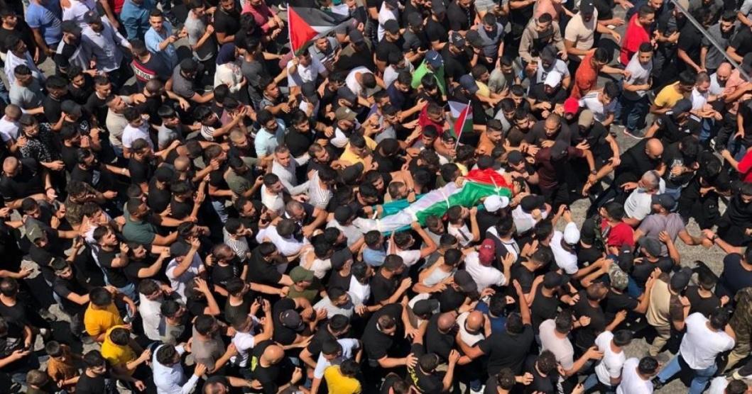 نابلس: تشييع جثمان الشهيد خروشة إلى مثواه الأخير