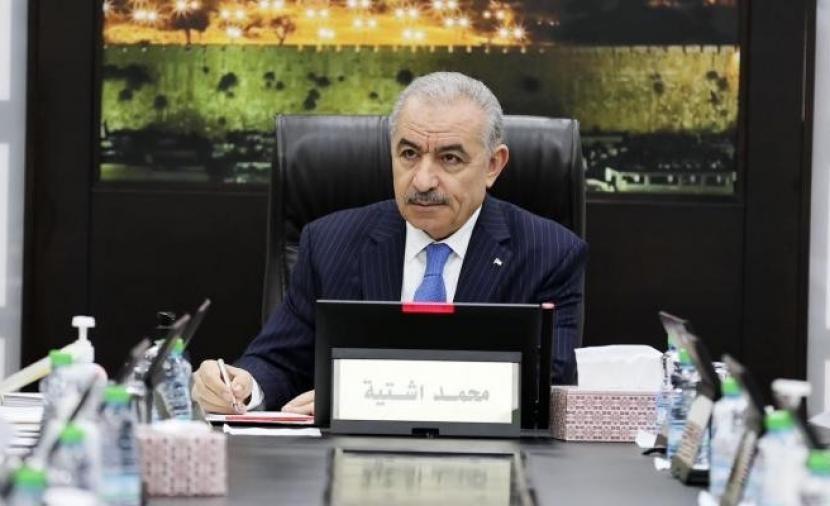 اشتية: عملنا كل ما يلزم تجاه المعلمين ونطالبهم بالعودة للعمل