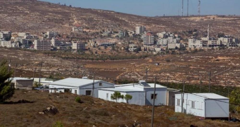 مستوطنون يقيمون بؤرة استيطانية في الأغوار الشمالية