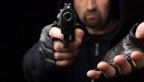 إصابة مواطن وسرقة 8 كغم ذهب بسطو مسلح في الظاهرية