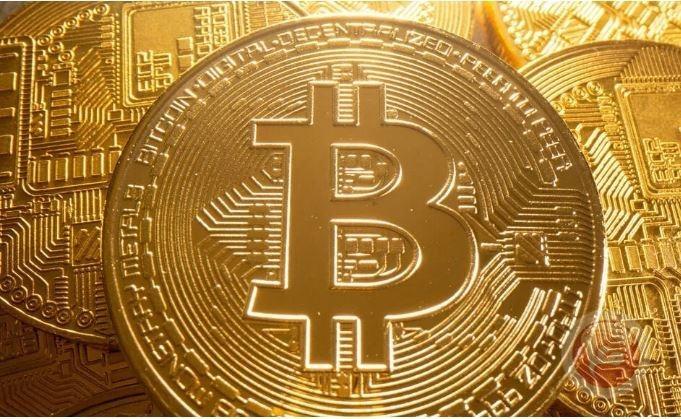 بتكوين تتجاوز 30 ألف دولار