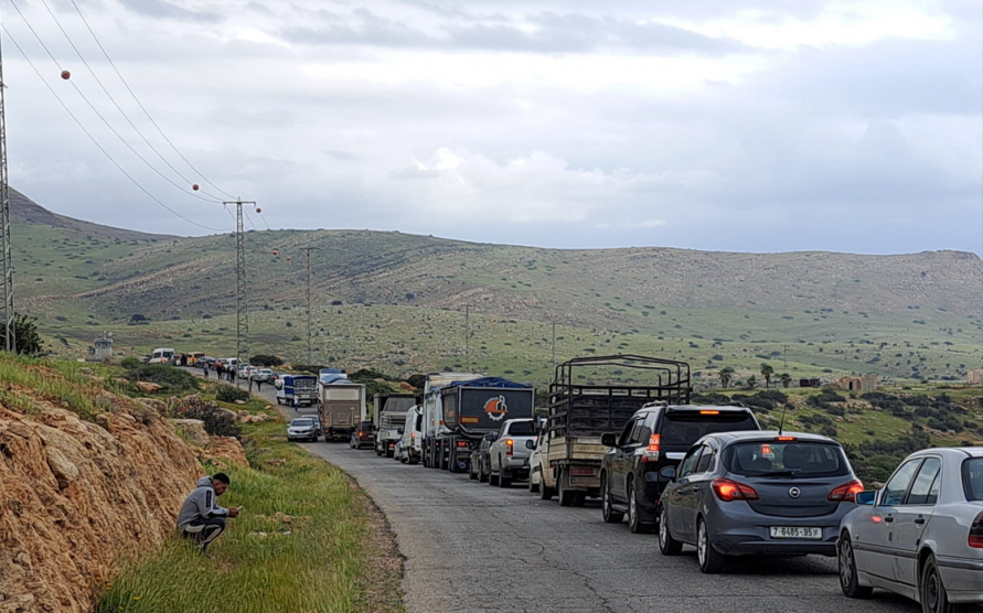 مستوطنون يعربدون على الشارع الرئيس في تقوع شرق بيت لحم