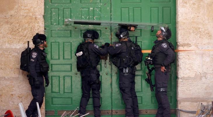  الاحتلال يعتدي على المصلين عند باب حطة