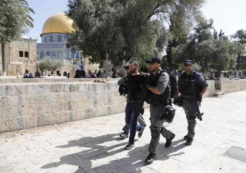 الاحتلال يعتقل 18 مواطنًا من القدس المحتلة