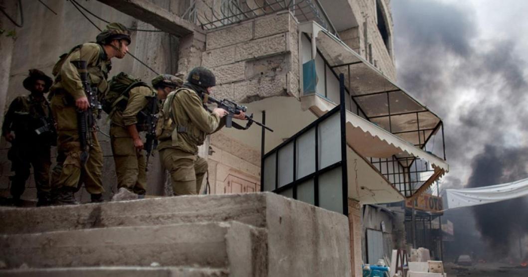 الاحتلال يقتحم مخيم الدهيشة في بيت لحم ويداهم منزلا