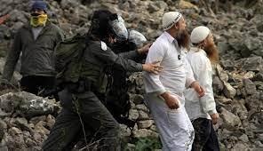 أربع إصابات في اعتداء للمستوطنين على مزارعين ورعاة ماشية في الأغوار