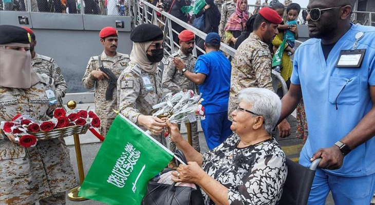 السعودية تجلي أكثر من 4 آلاف شخص من السودان