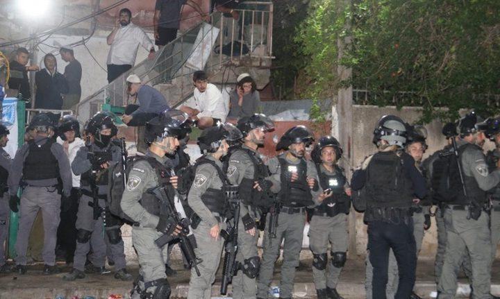 مستوطنون يعتدون على أهالي الشيخ جراح بالقدس