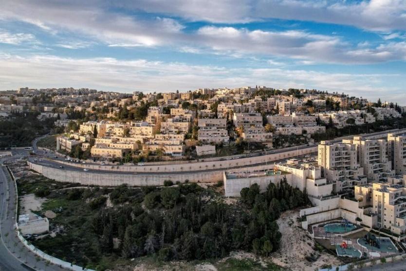 هآرتس: سموتريتش يغير وجه الاستيطان بالضفة الغربية