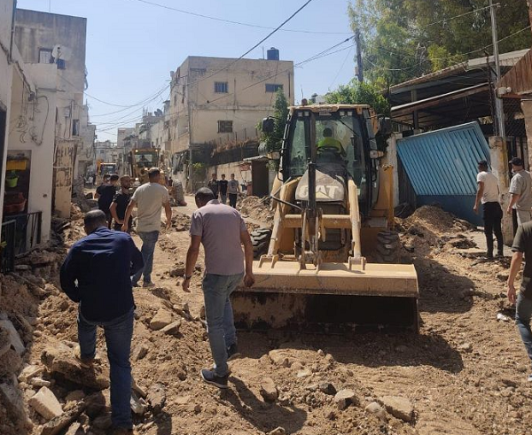تواصل الأعمال الميدانية لإزالة آثار عدوان الاحتلال على مخيم جنين وإعادة الخدمات للمواطنين