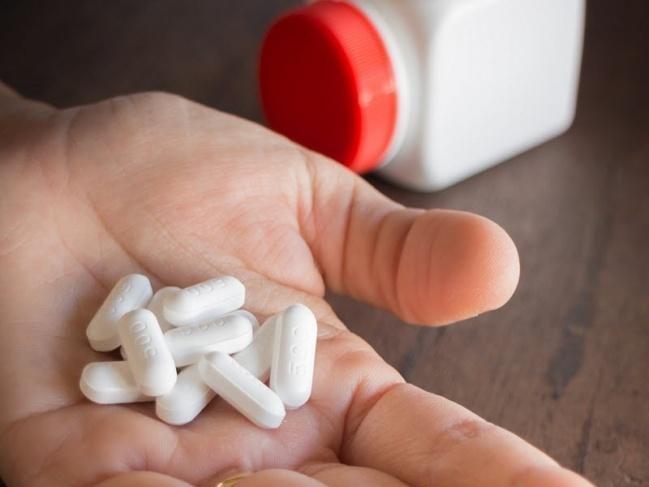 الشرطة: ضبط مواطن وضع حبوب مخدرة في منزل طليقته