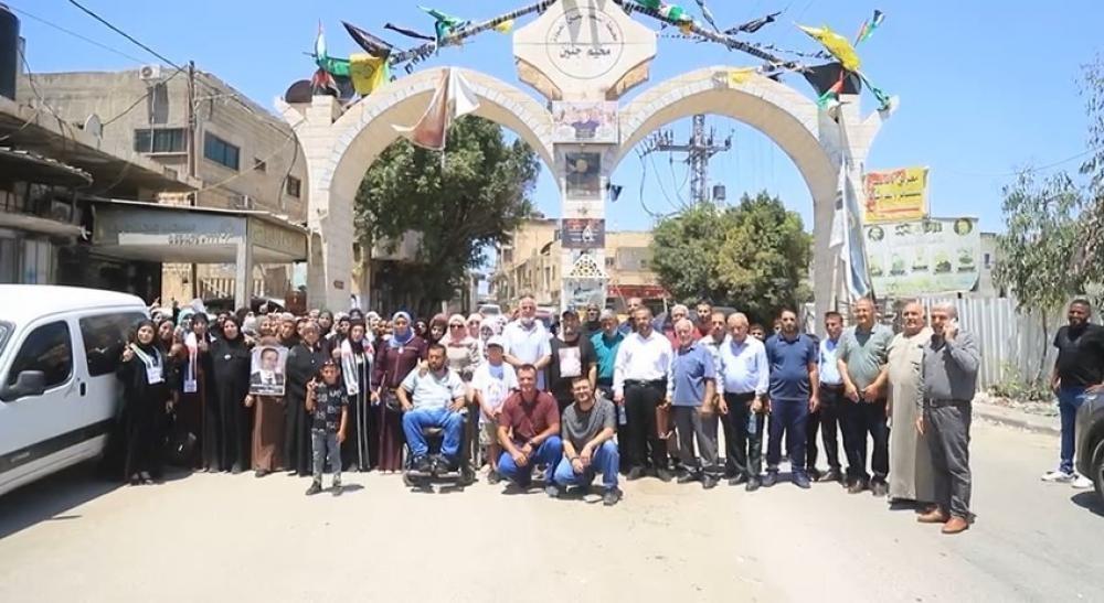 أهالي شهداء القدس والضفة يزورون مخيم جنين