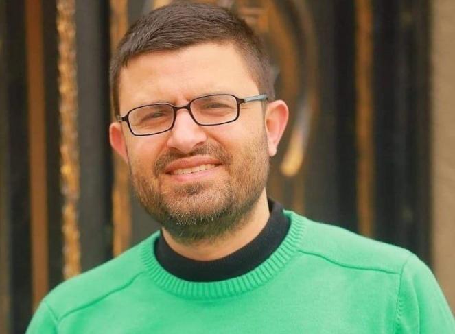 الاحتلال يعتقل الباحث في شؤون الأسرى ثامر سباعنة