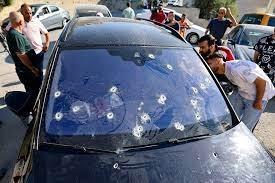 الاحتلال يعتقل أسيرا محررا ومستوطنون يحرقون مركبة في المغير