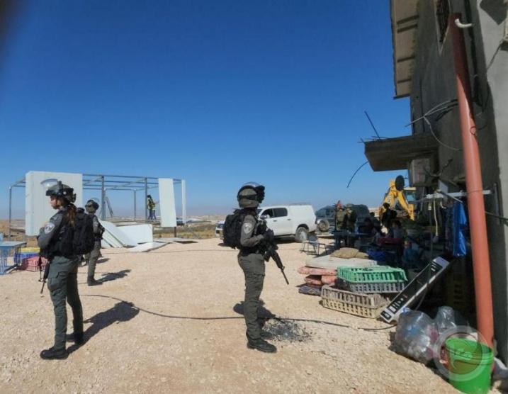 الاحتلال يفكك منزلا ويصادر محتوياه جنوب الخليل