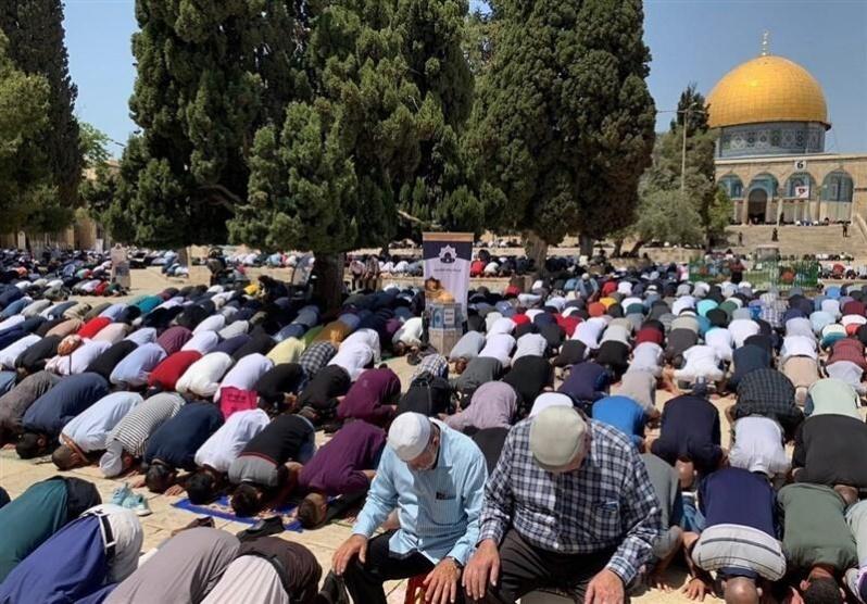 40 ألفاً يؤدون صلاة الجمعة في المسجد الأقصى