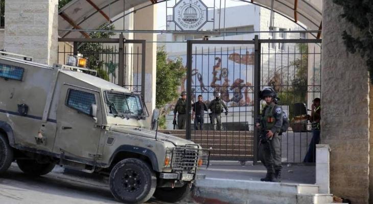محافظة القدس تُندد بإبعاد طالبتين عن جامعة المدينة