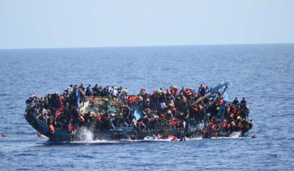 مصرع أربعة مهاجرين جراء انقلاب مركب قبالة اليونان