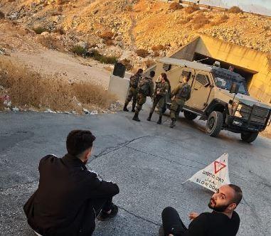  الاحتلال يواصل إغلاق قرية برقة شرق رام الله