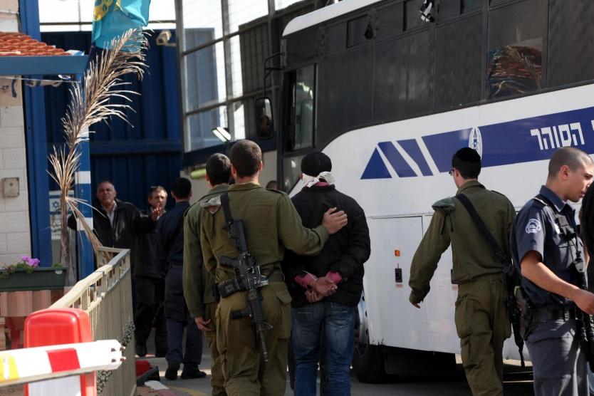 الاحتلال يُفرج عن 4 مقدسيين بشروط