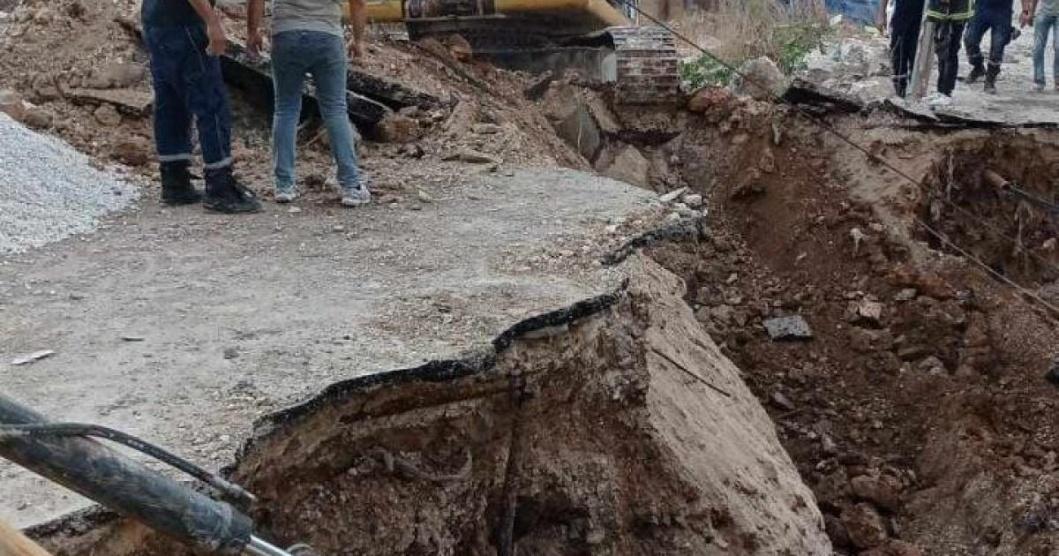 مصرع عاملين إثر انهيار حفرة ترابية في نابلس