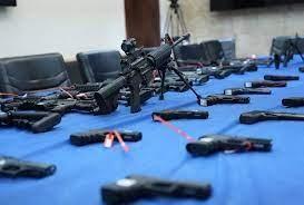 الاحتلال يعتقل عشرات الفلسطينيين بحجة الاتجار بالسلاح