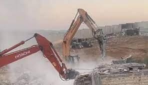 الاحتلال يهدم منازل ومنشآت في بلده عناتا