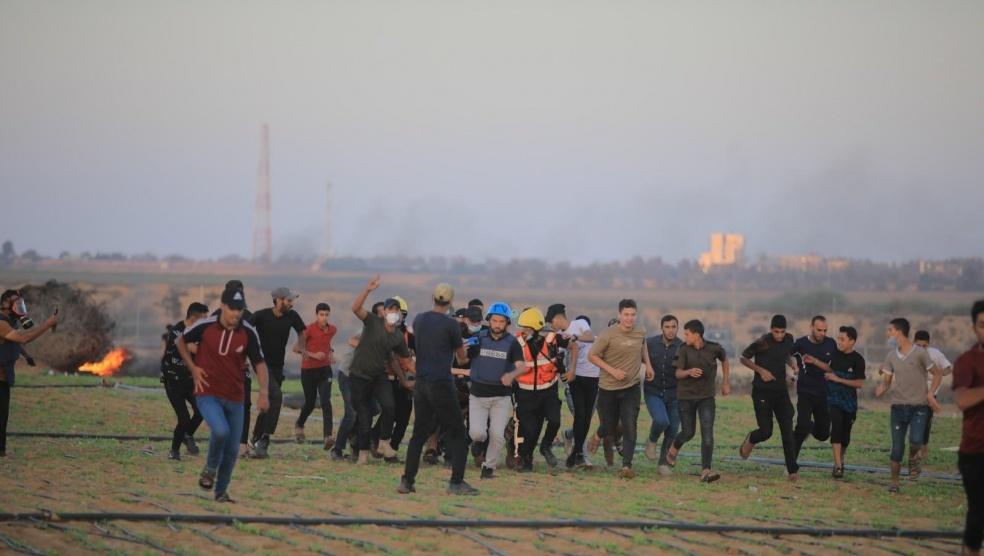 الاحتلال يستهدف المتظاهرين على الحدود الشرقية لقطاع غزة