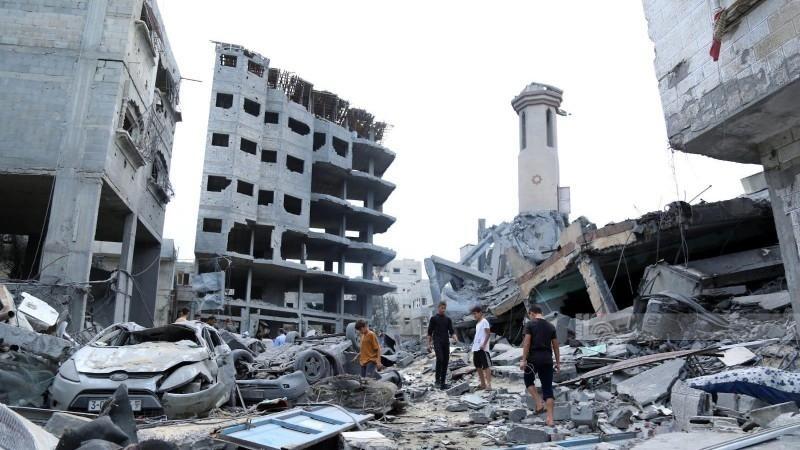 عشرات الشهداء والجرحى في قصف إسرائيلي على عدة مناطق في غزة