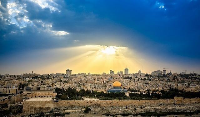الطقس: أجواء غائمة جزئياً إلى باردة
