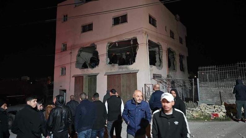 الاحتلال يفجّر منزل الأسير أسامة بني فضل في عقربا