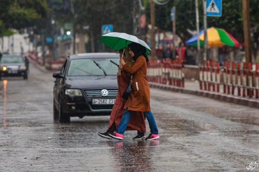 الطقس: أجواء باردة نسبياً والفرصة مهيأة لسقوط أمطار متفرقة