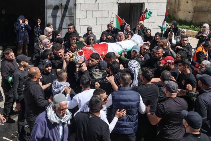 تشييع جثمان الفتى 