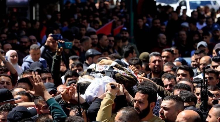 تشييع ثلاثة شهداء في مدينتي الخليل ورام الله
