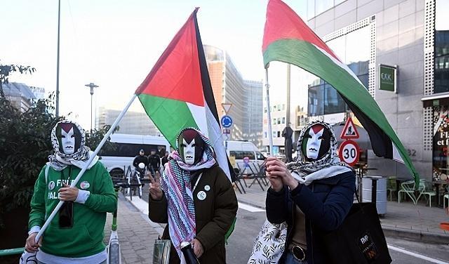 رئيس كولومبيا ينتقد طرد طلاب مؤيدين لفلسطين من حفلة جامعية
