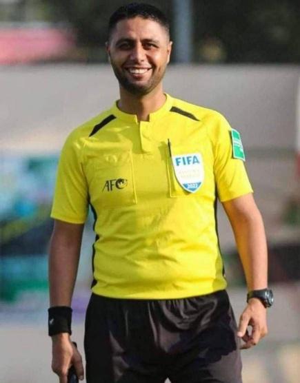 استشهاد الحكم الدولي محمد خطاب بقصف إسرائيلي على منزله بدير البلح