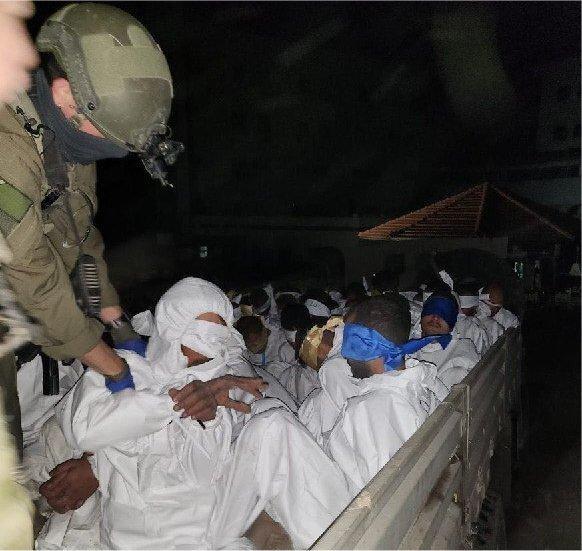 فرنسا: لقطات لجندي فرنسي إسرائيلي يسخر من معتقلين فلسطينيين