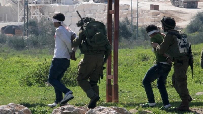 الاحتلال يعتقل شابا من العوجا على حاجز عسكري جنوب نابلس